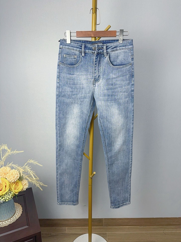 ブランドジーンズ背面デザイン